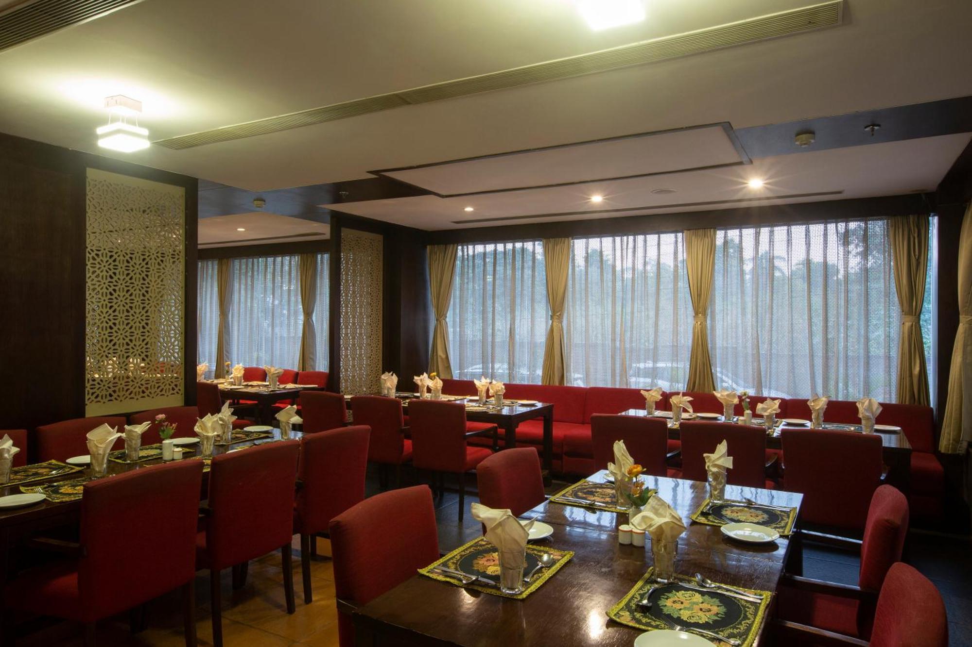 Vesta Grand Central Udaipur Exterior foto